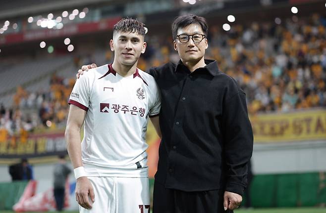 이 또한 ‘이정효 매직’인가…1부팀 숱한 러브콜 뿌리치고 2부 수원으로 간 정호연·헤이스