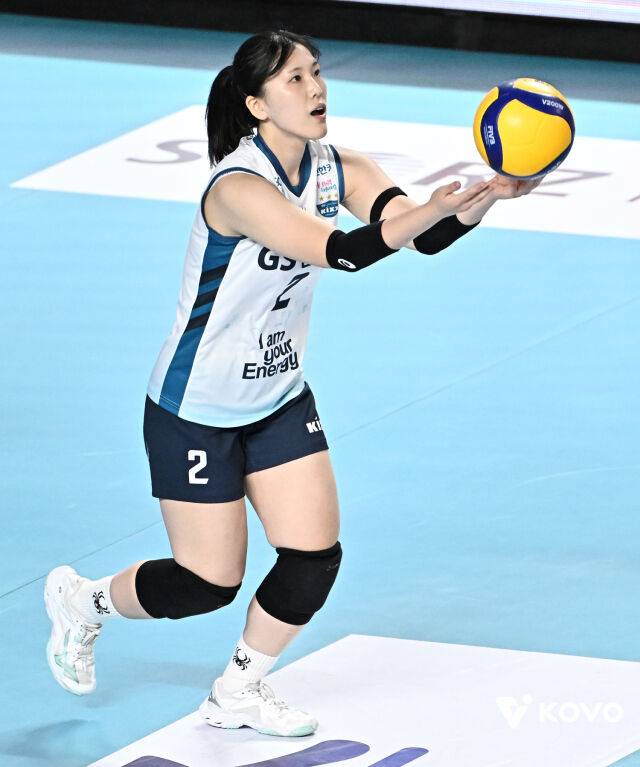 '이런 기적이' 18살 신인은 어떻게 GS 복덩이로 등극했나…데뷔 첫 득점→방송사 인터뷰→물세례,