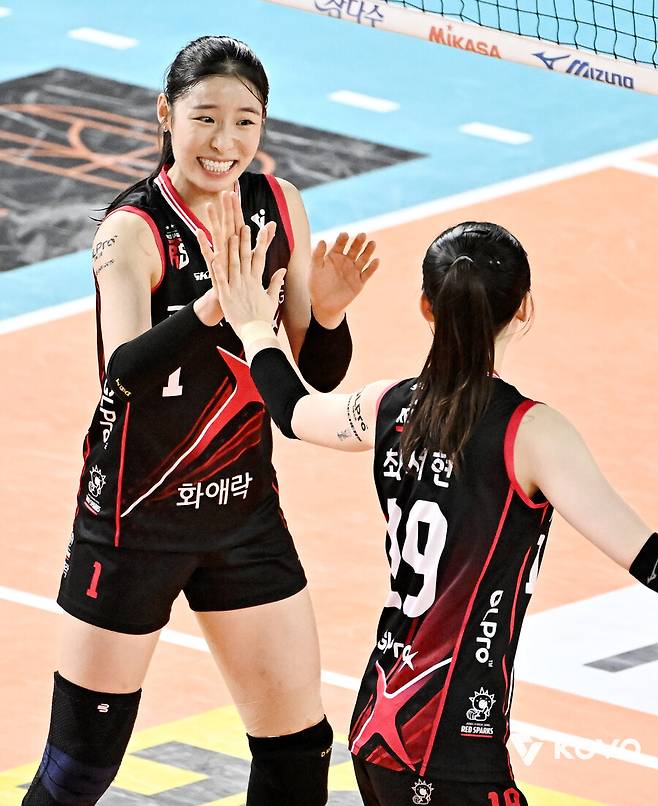 인쿠시 '개인 최다' 16득점 터트렸는데, 조력자 없어 아쉽네…정관장, 흥국생명에 셧아웃 완패