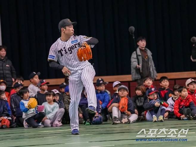 체중 2kg 증량해 평균 시속 150km로, 50경기 무실점 신기록 독립리그 출신 구원 특급,