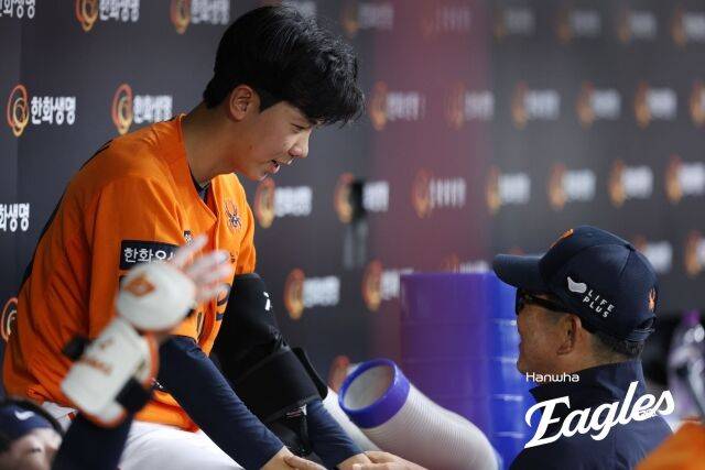 문동주 11승→김서현 33SV→정우주 필승조 성장, '8패→8패' 황준서도 터지면…