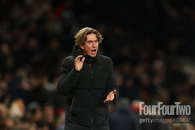 “티켓값 내놔라” 토트넘 관중들 또 화났다…퇴장하는 프랭크 감독 향해 ‘무한 야유’
