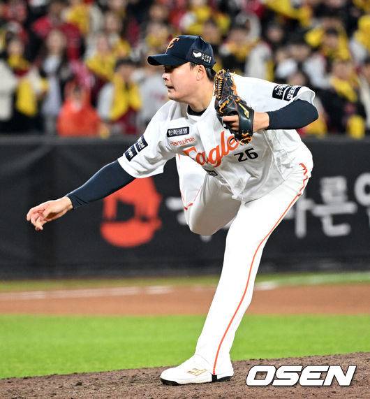 홀드 1위가 FA 보상선수로 떠났다, 마무리 불안+좌완 필승조 FA 미계약…한화 뒷문 괜찮을까