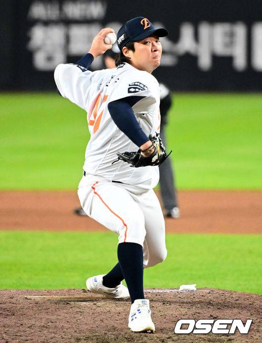 홀드 1위가 FA 보상선수로 떠났다, 마무리 불안+좌완 필승조 FA 미계약…한화 뒷문 괜찮을까