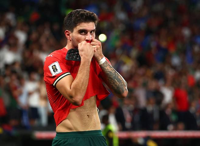 손흥민 2000억 어떻게 거절했나...'연봉 330억' 황희찬 前 동료, 돈 다 벌고 유럽 복귀 예고→