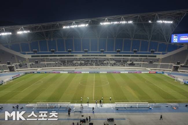 ‘역에서 도보로 25분’ 신생팀 용인FC의 문제점, 미르스타디움의 열악한 접근성…이상일 구단주 “차근차근 풀어가야” [MK현장]