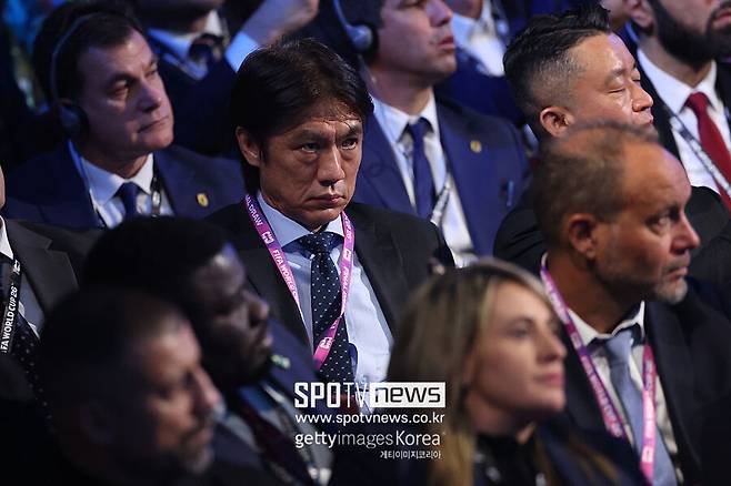 韓 축구 역대급 만드나…FIFA 랭킹 61위 정치권에 흔들린다 → 남아공 16강 탈락에 현지 장관