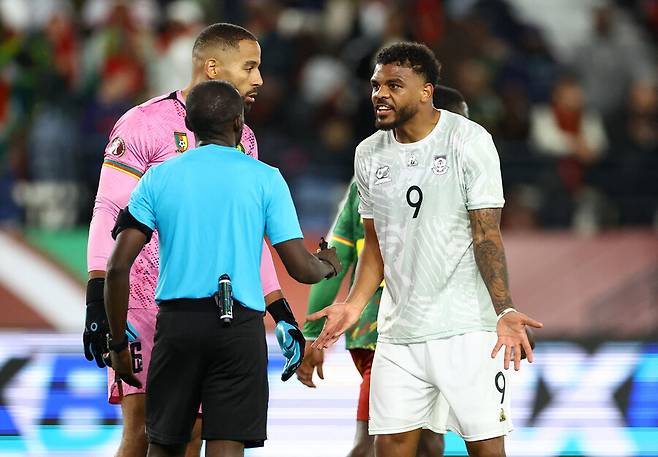 韓 축구 역대급 만드나…FIFA 랭킹 61위 정치권에 흔들린다 → 남아공 16강 탈락에 현지 장관