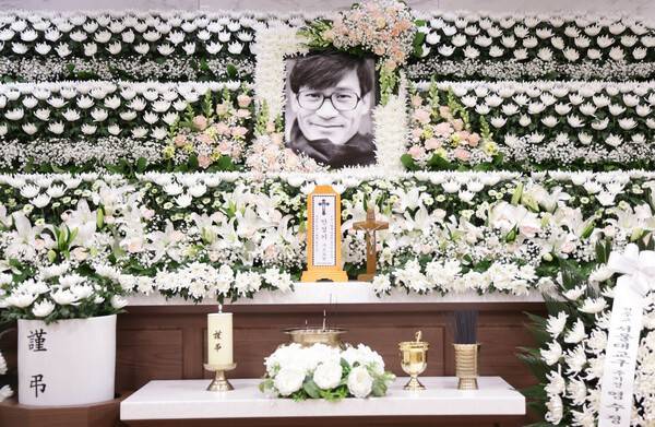 故 안성기, 문체부장관 직접 조문... 금관문화훈장 추서로 남긴 '국민 배우'의 마지막 예우