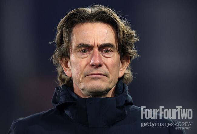 “사실 토트넘은 이미 늦었다”… 즉각 프랭크 경질하고 ‘이 감독’ 데려와야 산다, 英 매체 주장