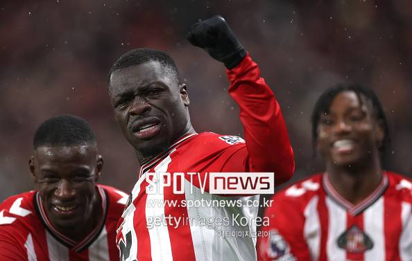 '56골 24도움' 근육 괴물, 토트넘 골망 찢고 PL 폭격 시동 건다...힘과 스피드 앞세워 네덜란드 시절로 돌아올까