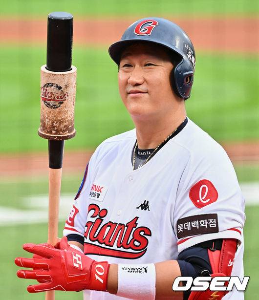 ‘은퇴’ 이대호가 타격코치라니…44세 지도자 데뷔→롯데 감독 맡는 날 찾아올까, 부산 팬들 벌써 설렌다