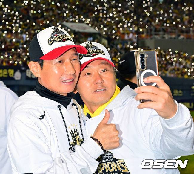 ‘박경완 코치 사의’ LG, 日 배터리 코치 영입했다…이동현-안익훈 잔류군 담당 ‘코칭스태프 확정’ [공식발표]