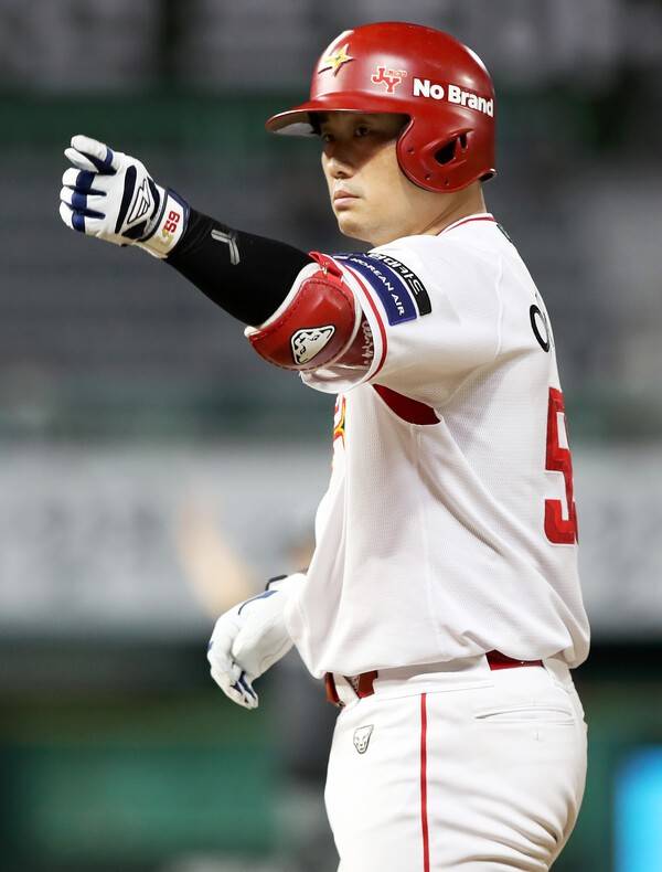 [공식발표] 와, 40대에 비FA 다년계약이라니…유망주들 입대 앞둔 SSG, 베테랑 이지영과 2년 5억 사인