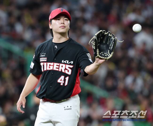 '한화에 4억 쾌척' 베테랑 영향인가…KIA, 1위 투수 없이 캠프 가나