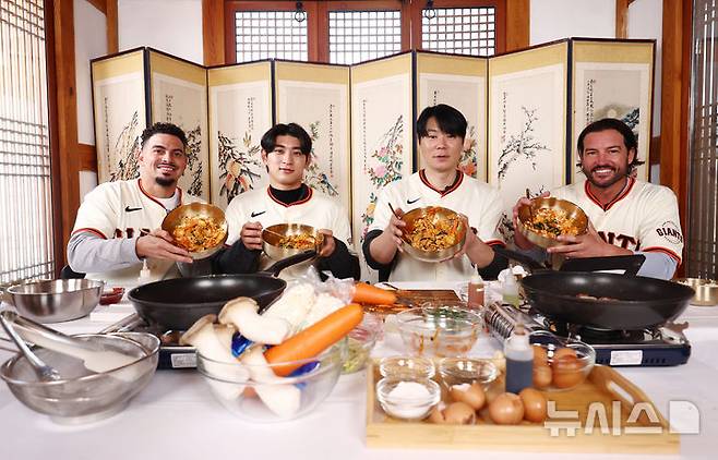 이정후, 샌프란시스코 자이언츠 선수들과 함께 한국 문화 체험 [뉴시스Pic]
