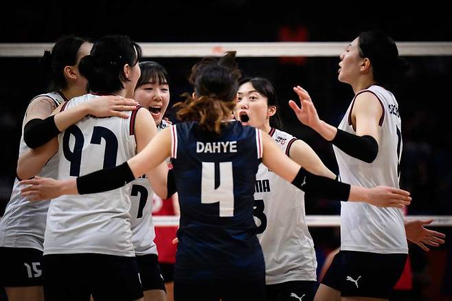 한국 여자배구 '굴욕'...2026 준비하는 중국 女배구