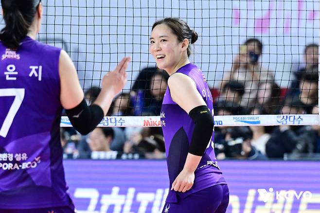 원더독스 거쳐 더 강해져 돌아온 흥국생명 이나연, 22세트 연속 선발 출전