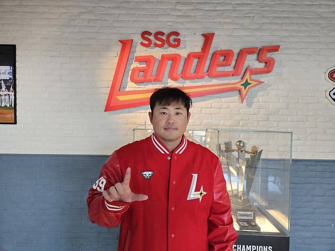 '역대급' KBO 최초 삼각 트레이드 최종승자는 40대 포수였나…기적의 다년계약 또 현실로