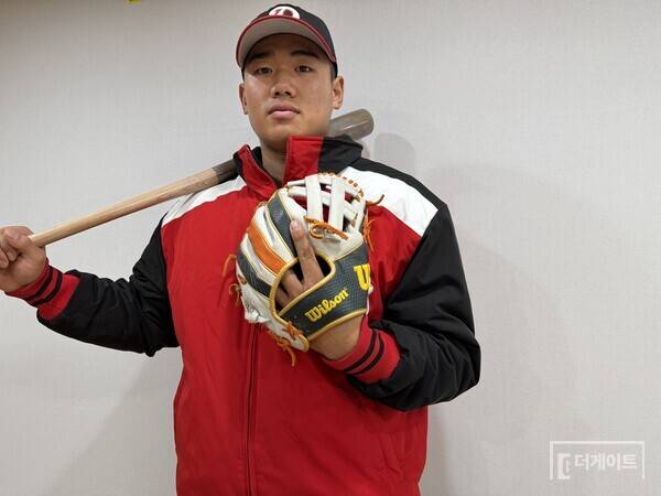 153km/h 던지는 덕수고 유격수 캡틴