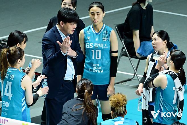 “그 판독이 제대로 됐다면 3-0으로 이길 수도 있었을 텐데…” 풀 세트 접전 끝 승리에도 GS 이영택 감독이 아쉬워한 이유는? [남정훈의 오버 더 네트]