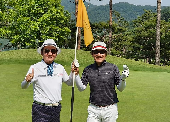 [김종석의 그라운드] 국민배우 안성기, 그린에 남긴 겸손 배려의 품격