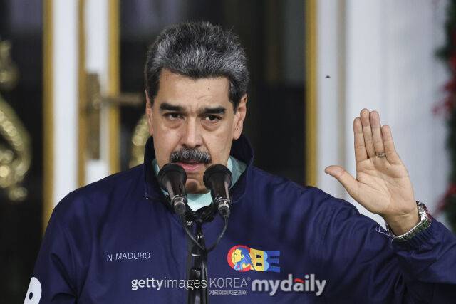 베네수엘라 혈통 전 UFC 챔피언, ‘마두로 체포’ 트럼프 지지 의사 밝혔다 “번성했던 베네수엘라, 마두로 독재로 혼란 빠졌어”