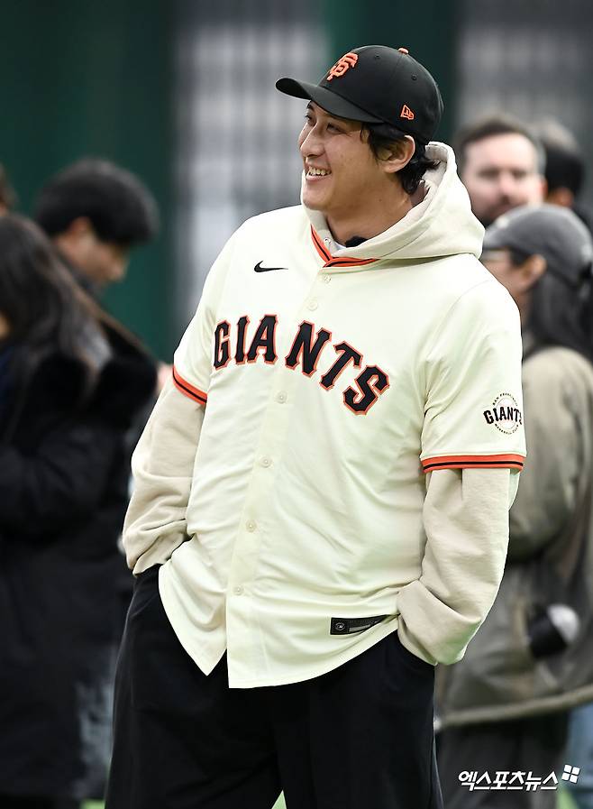 '은퇴' 황재균 등장! 이정후와 같은 유니폼 입었다…