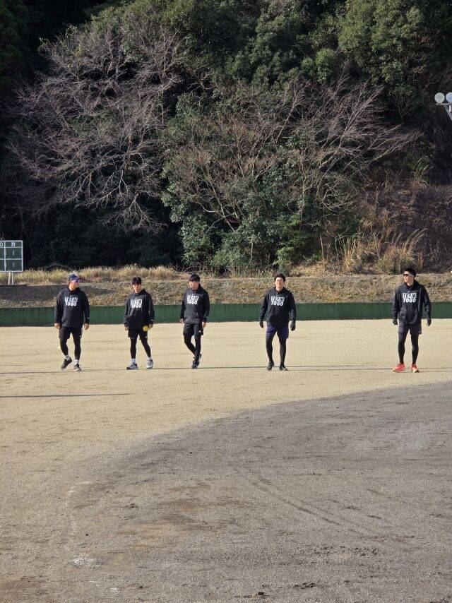 이래서 4년 52억 안겼구나, 후배 체류비 전액 지원이라니…97년생 파이어볼러 日서 12박 13일 구슬땀