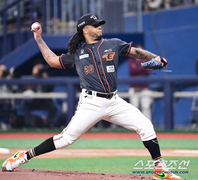 암흑기 독수리 희망→부상 방출→ERA 1점대 '행복야구', 과연 내년에도 대만 남을까