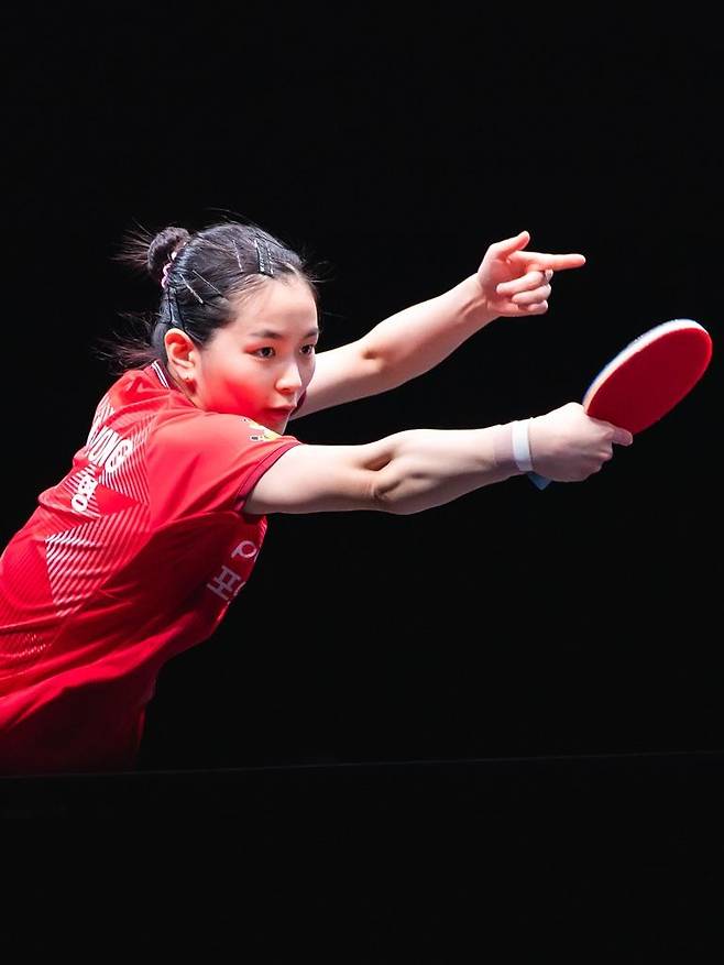 탁구 신유빈, WTT 첫 대회서 일본 간판 하리모토에 0-3 완패