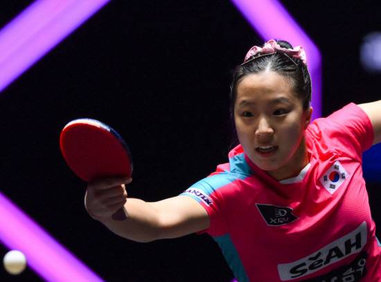 신유빈 27분 만에 고개 숙였다…日 에이스 하리모토에 0-3 완패+맞대결 4연패→새해 첫 대회 'WTT 챔피언스 도하' 1회전 탈락