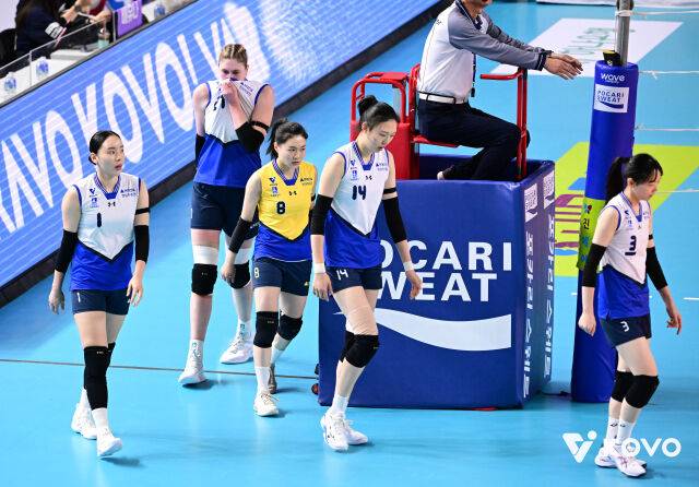 속수무책 '참패', 이례적인 '코트 미팅'까지...