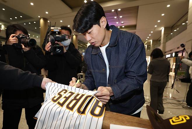 송성문 초긴장, 계약서 도장 마르기도 전인데… 샌디에이고 또 내야수 영입? 이게 MLB 경쟁이다