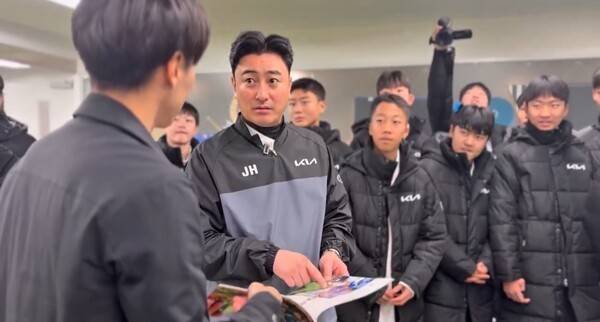 현빈과 견주던 韓 최고 미남 선수 등장에