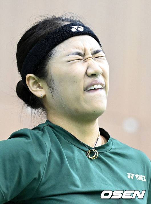 중국, 안세영 '진땀승리' 보며
