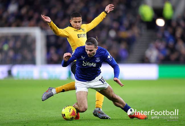 [PL REVIEW] 부상 아니었던 황희찬, 95분 뛰었으나 침묵...울버햄튼, '2명 퇴장' 에버턴과 1-1 무승부