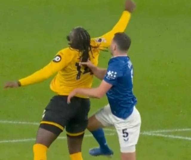 ‘황희찬 침묵’ 11대9로 싸운 울버햄튼, ‘X판 그 자체’ 에버튼 못 이겼다…‘초신성’ 마네 골→1-1 무승부 [EPL]