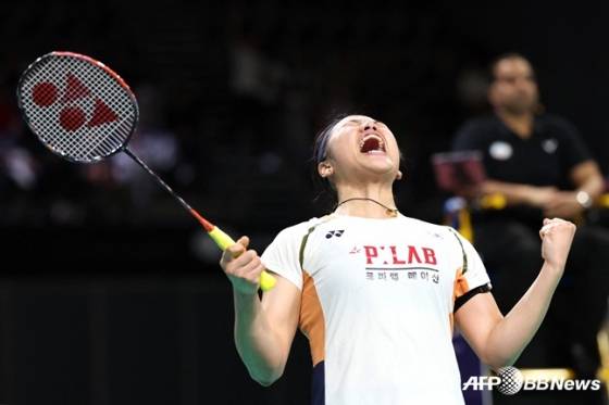 '세계 1위 위엄' 안세영, 日 오쿠하라 2-0 격파→2026 첫 우승 파란불... 8강 진출 성공