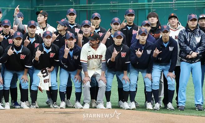 [B하인드★] 황재균 '최강-불꽃야구 나를 찾지 마세요' 이정후 콜엔 흔쾌히! 엄준상 '감동의 클리닉'