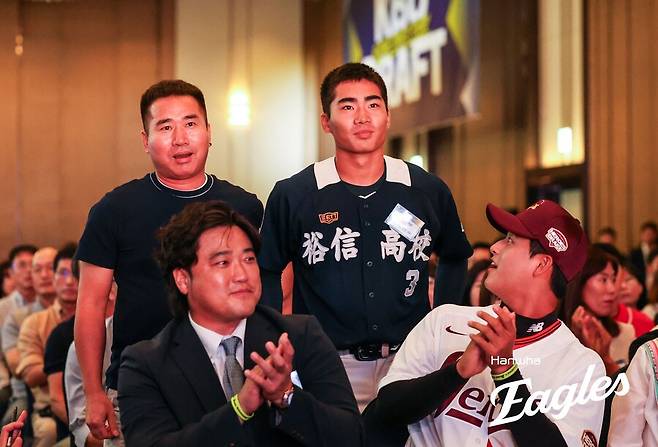 카드가 안 맞는다, 한화 결국 중견수 트레이드 접나… 신인 최대어 앞에 그린 라이트?