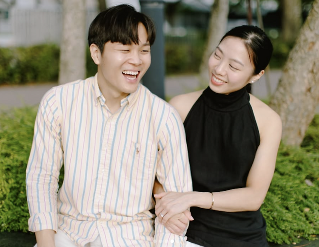 프러포즈는 축복인데… 27세 배드민턴 스타 커플에 쏟아진 '외모 논란'