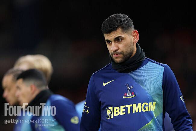 손흥민 한 번도 이런 적 없었는데...