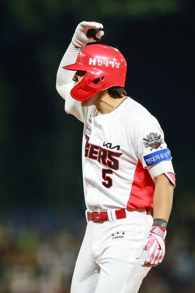 야박한 KIA...‘슈퍼스타’ 김도영 연봉 반토막 났다