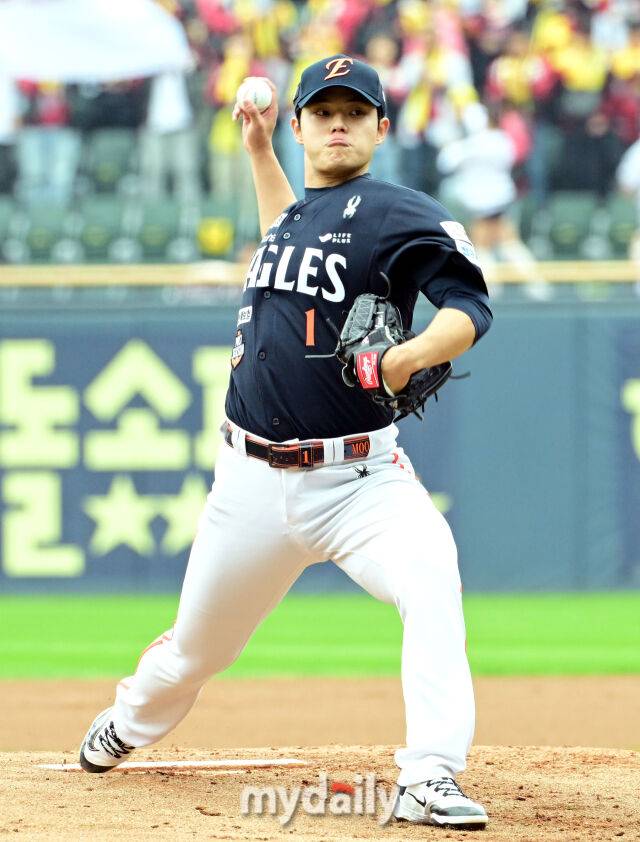 “문동주 예전엔 공만 빨랐잖아요, 그런데 지금은…” 추신수가 찍은 예비 한국인 빅리거, 160km가 전부 아냐