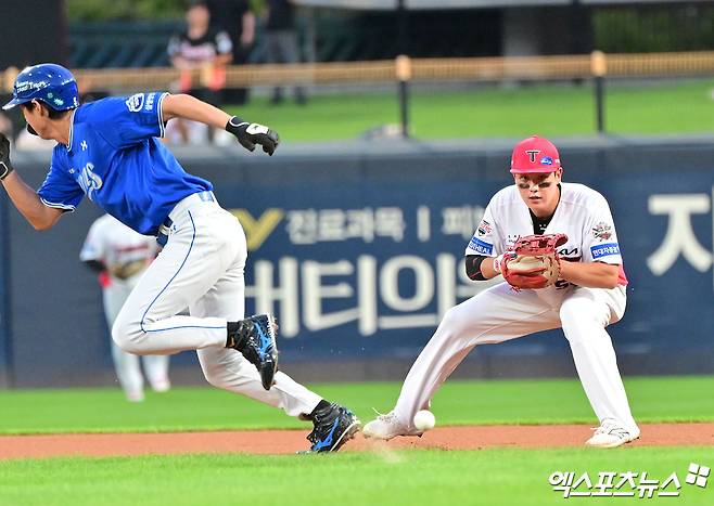 KIA가 왜 35홈런 외인 떠나보냈겠나…'풀타임 1루수 준비' 오선우, 가치 증명 무대 잡았다!