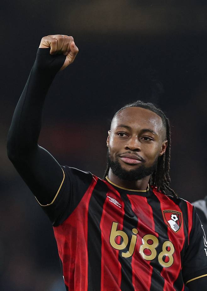 영화보다 더한 '아름다운 이별'...극장골로 토트넘 박살낸 세메뇨, 본머스와 작별 예고