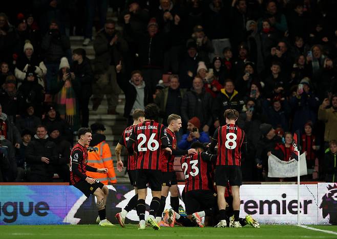 영화보다 더한 '아름다운 이별'...극장골로 토트넘 박살낸 세메뇨, 본머스와 작별 예고