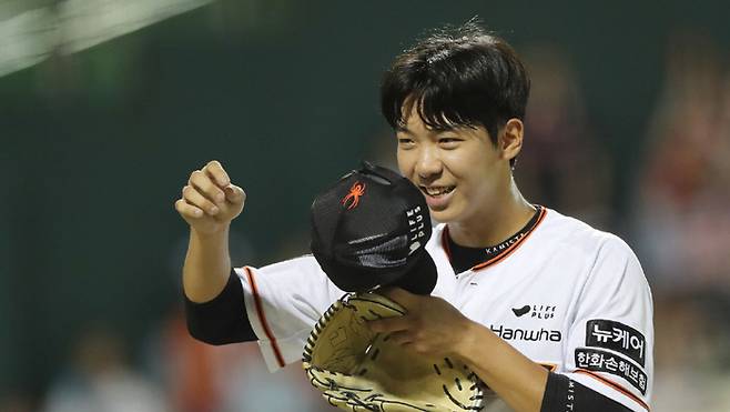 무섭게 치고 올라온 정우주에 亞쿼터까지…각성한 ‘3년차’ 황준서, 벌크업+구종 추가 생존 몸부림