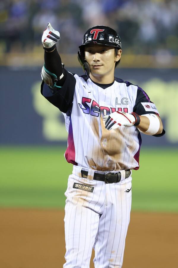 '연봉 4억은 받아야죠!' 육성선수→2차 드래프트→우승→골든글러브, 역대급 반전 활약, LG 왕조 주축으로 거듭난 신민재